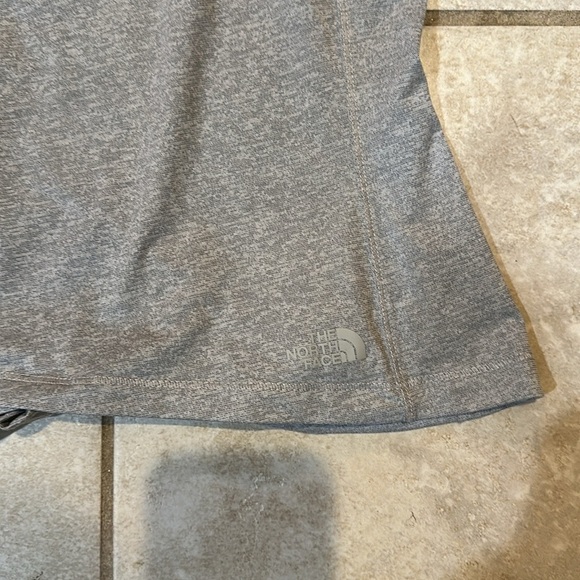 The North Face Dawn Dream Gray Cross Front Muscle Tank Top S - Picture 5 of 7
